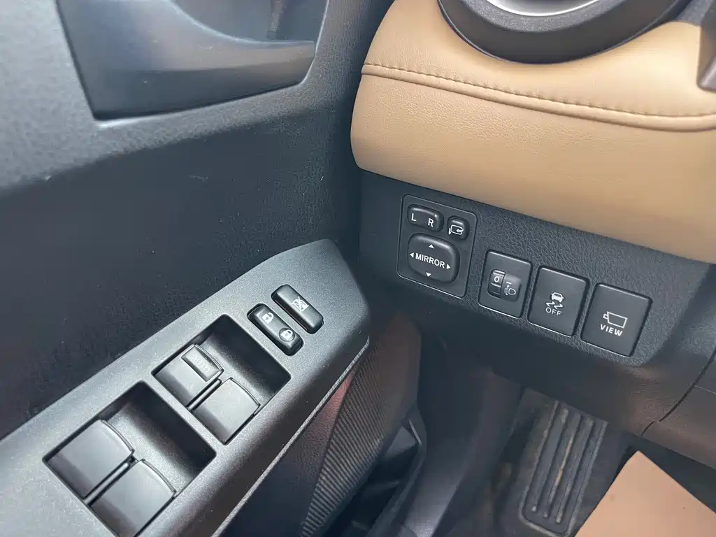 TOYOTA RAV4 RONGFANG