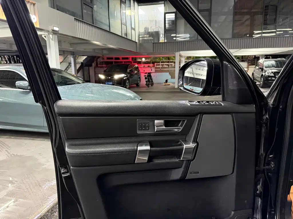 Land Rover Discovery 2015 3.0 SDV6 HSE