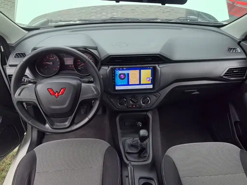 Wuling Hongguang — миниатюра 10