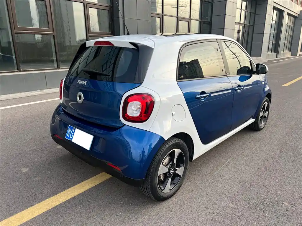 SMART FORFOUR