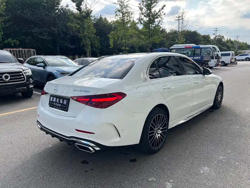 Mercedes-Benz C-Class — миниатюра 9