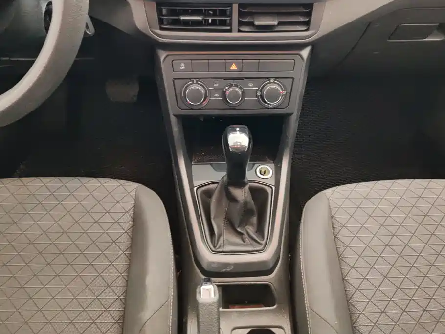 Volkswagen T-Cross — миниатюра 16