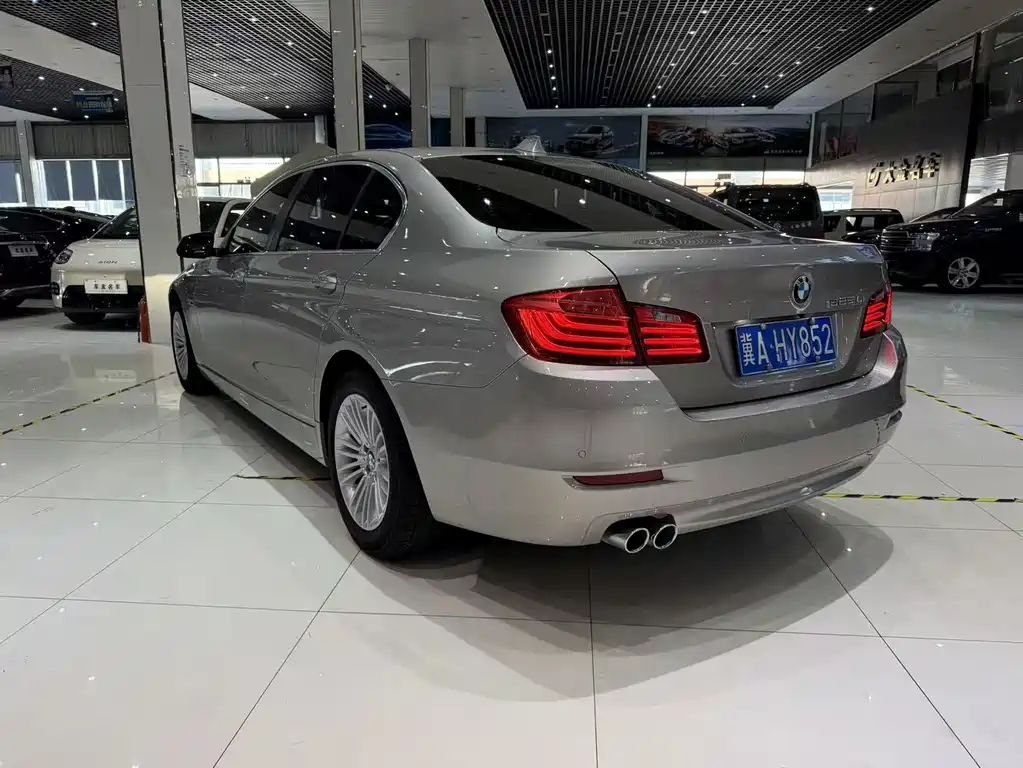 BMW 5 Series — миниатюра 10