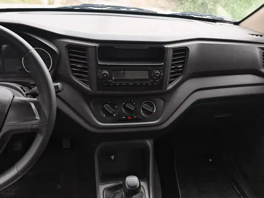 Wuling Hongguang V — миниатюра 13