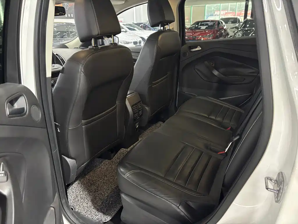 Ford Kuga — миниатюра 5