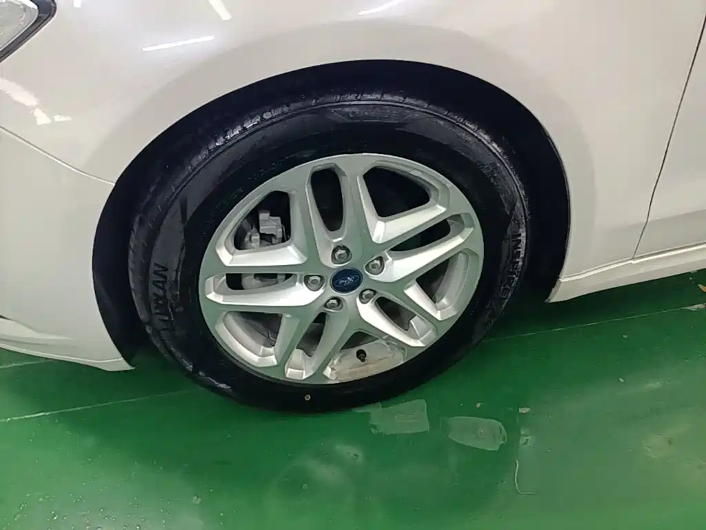 Ford Mondeo — миниатюра 23