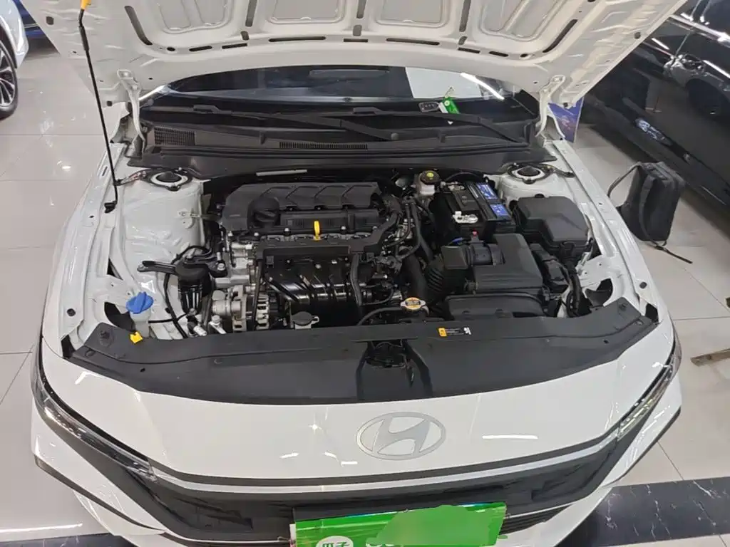 Hyundai Elantra — миниатюра 20