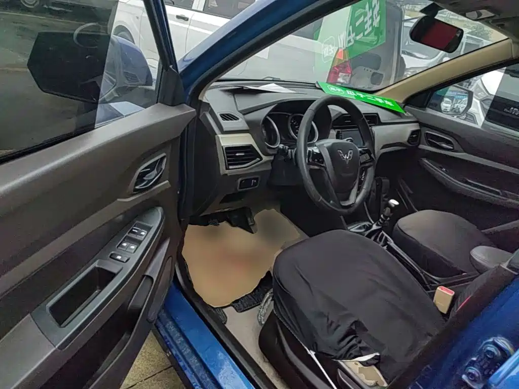 Wuling Hongguang — миниатюра 16