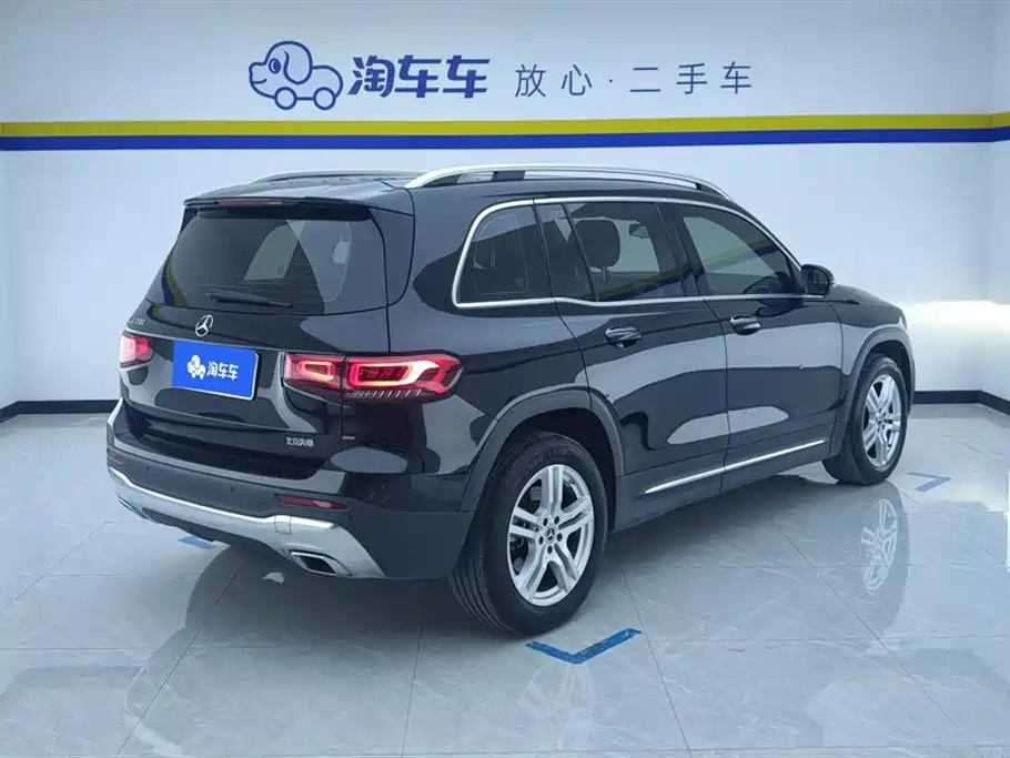MERCEDES-BENZ GLB