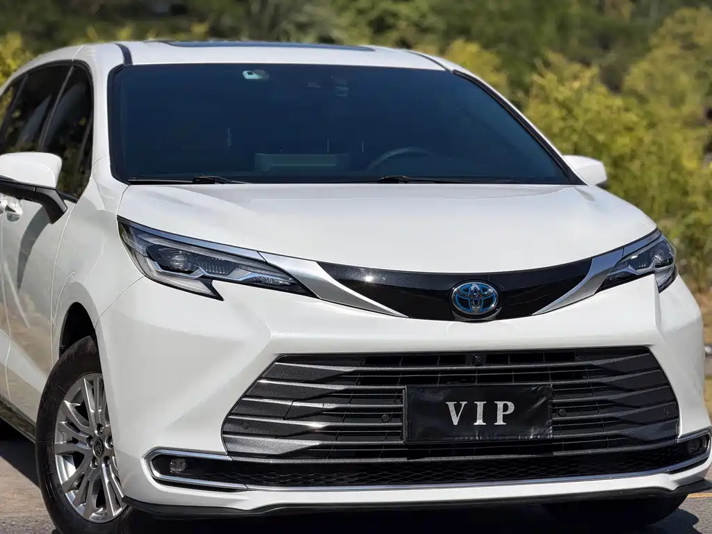 Toyota Sienna — миниатюра 12