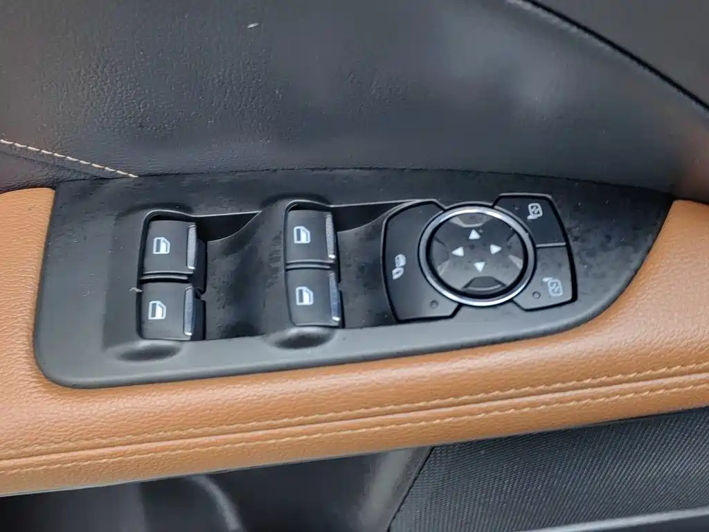 Ford Taurus — миниатюра 9