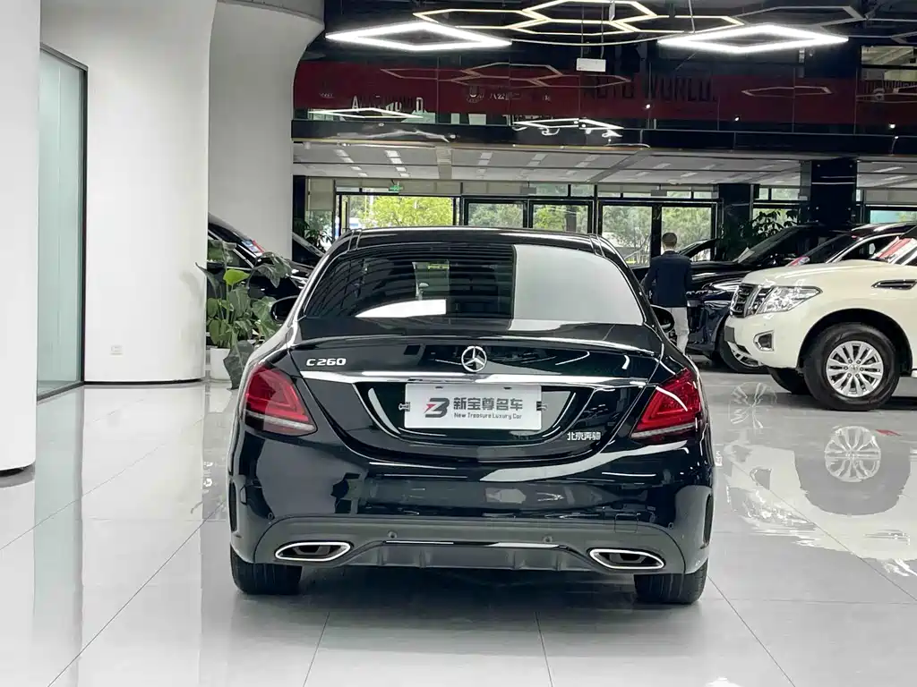 Mercedes-Benz C-Class — миниатюра 12