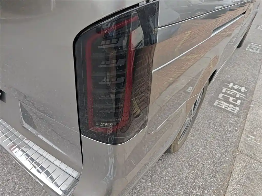 Mercedes-Benz Vito 2021 2.0T 7 мест