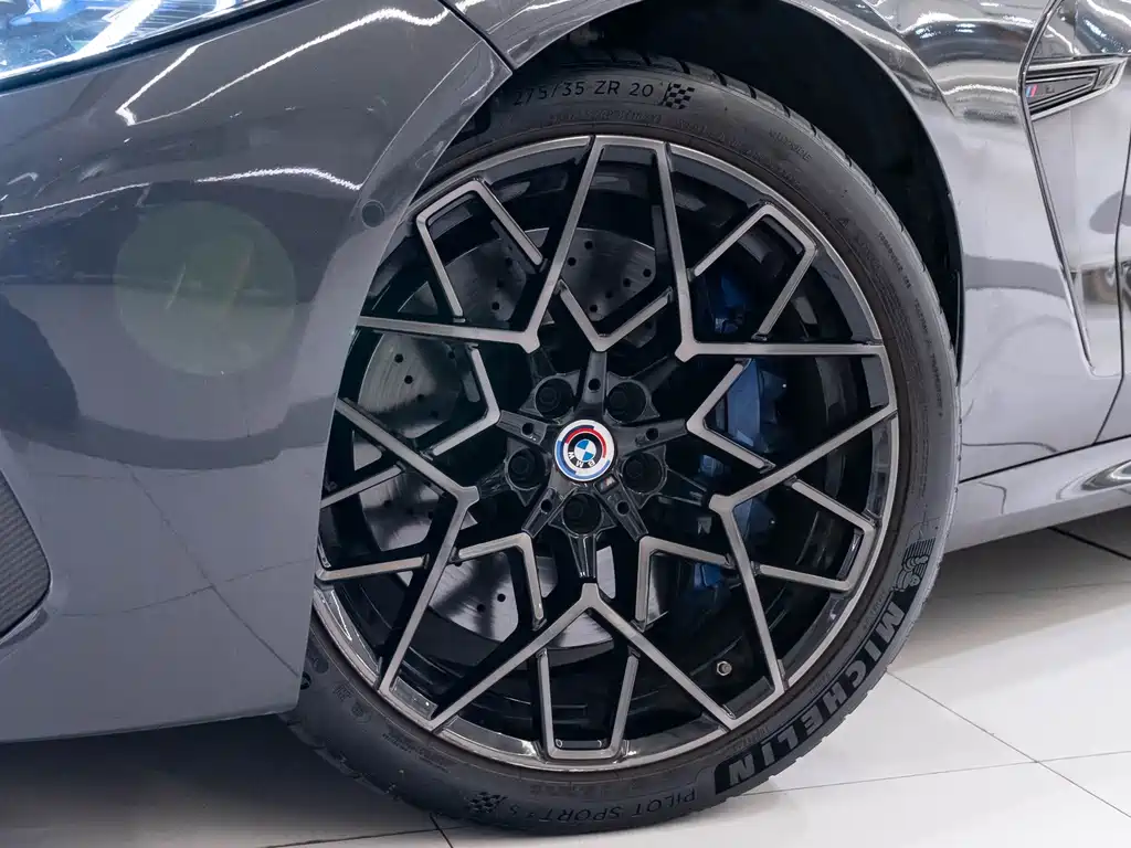 BMW M8 — миниатюра 15