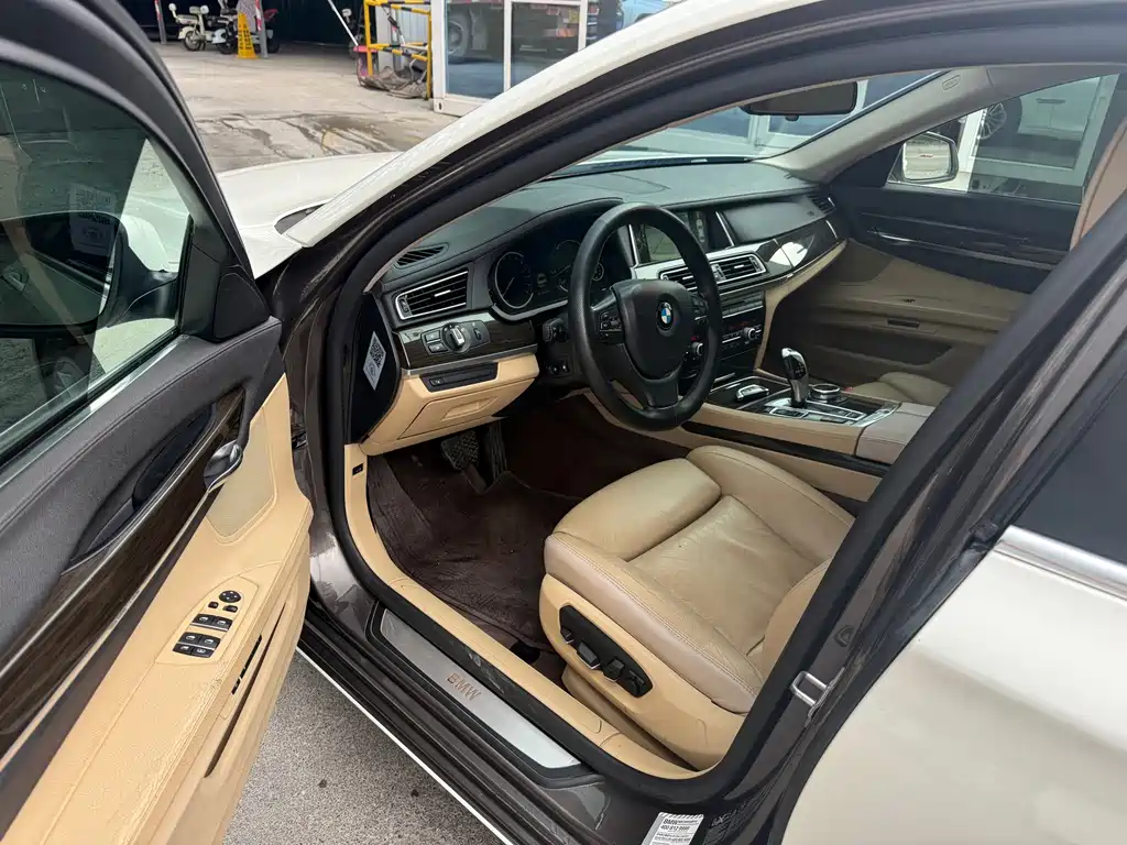BMW 7 Series 7 2013 740Li xDrive