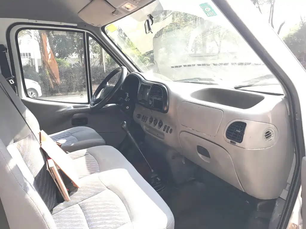 Ford Transit Classic — миниатюра 13