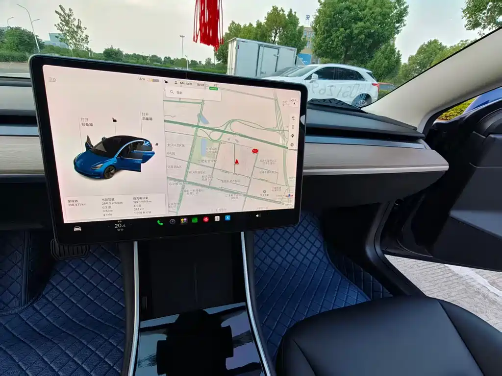 Tesla Model 3 — миниатюра 15