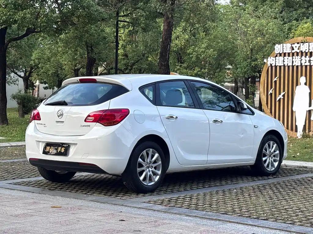 Buick Excelle — миниатюра 6