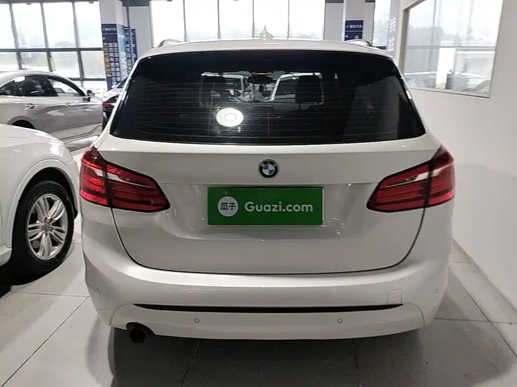 BMW 2 Series Active Tourer — миниатюра 6