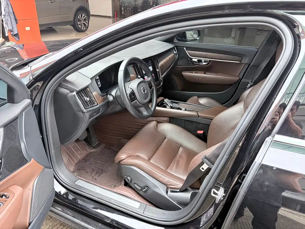 Volvo S90 — миниатюра 4