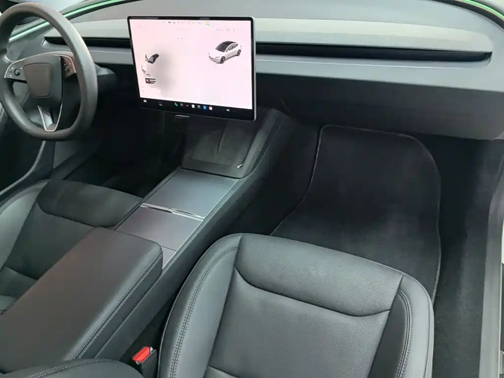 Tesla Model 3 — миниатюра 10
