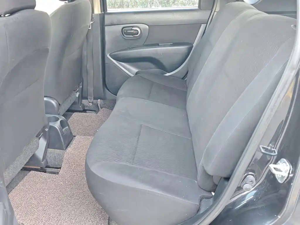 Nissan Livina — миниатюра 9