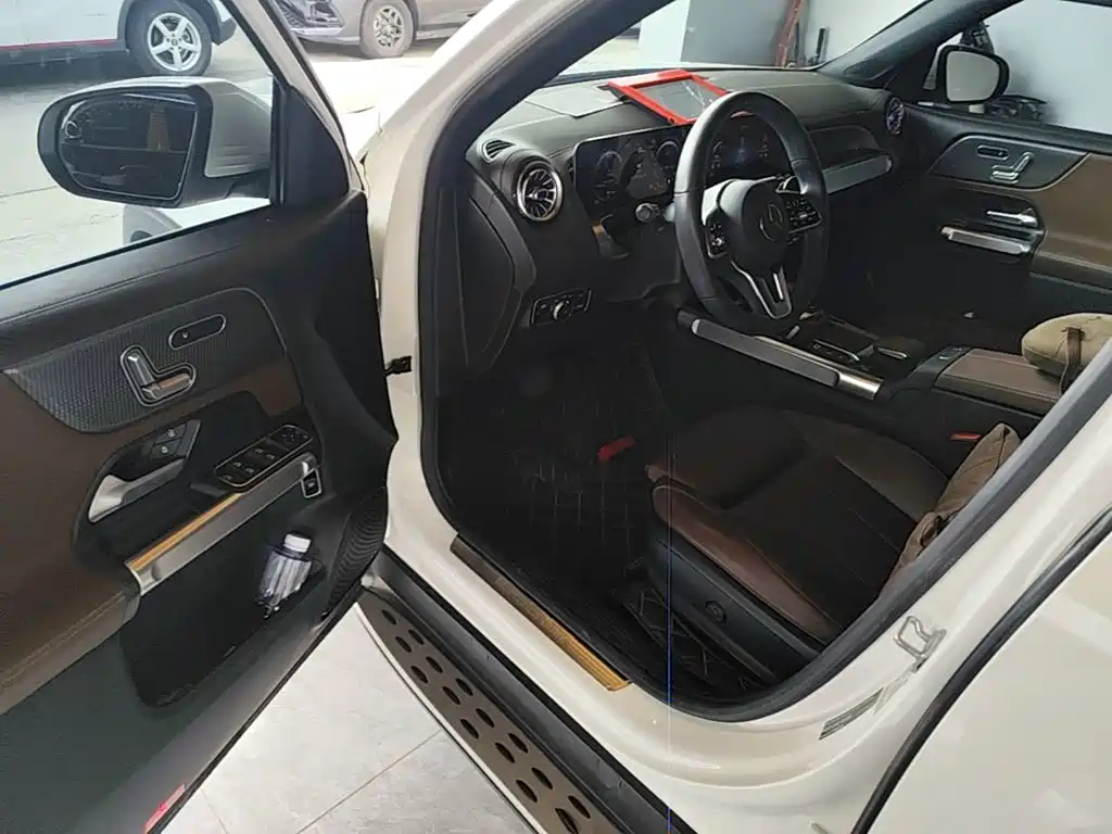 Mercedes-Benz GLB — миниатюра 16