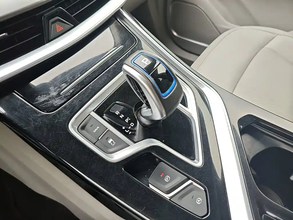 Geely Jia Ji New Energy — миниатюра 8