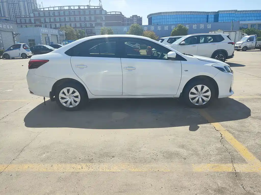 Toyota Vios — миниатюра 7