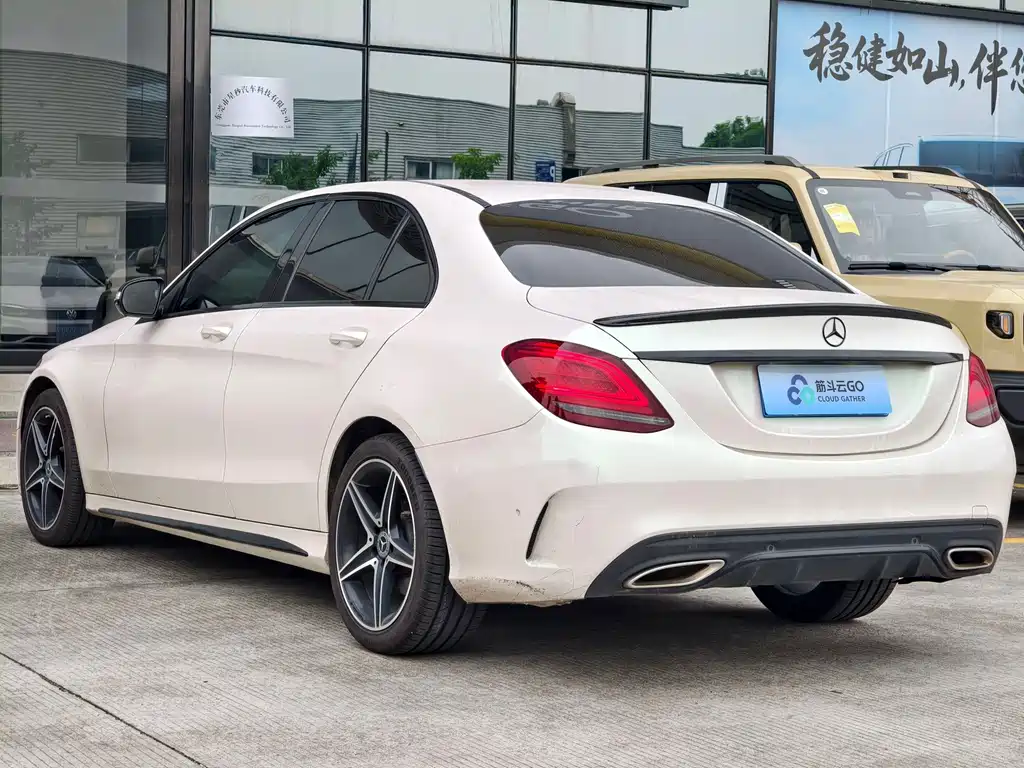 Mercedes-Benz C-Class — миниатюра 11