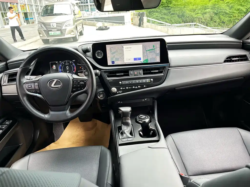 Lexus ES — миниатюра 12