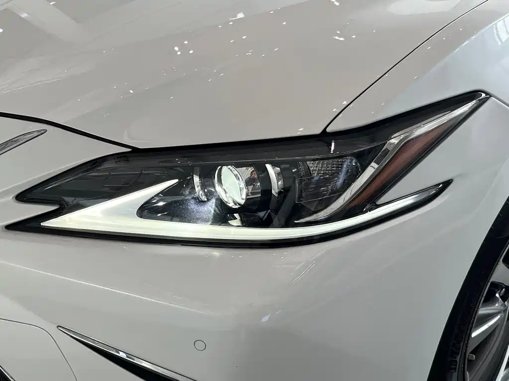Lexus ES — миниатюра 20