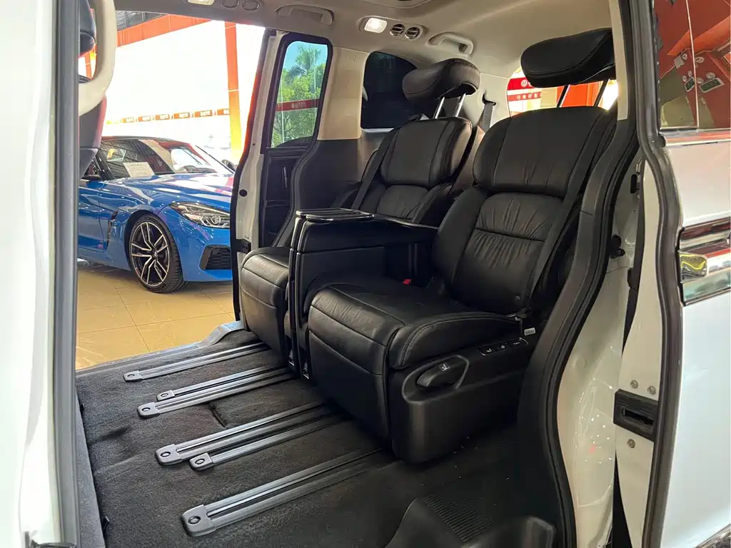Honda Elysion — миниатюра 8