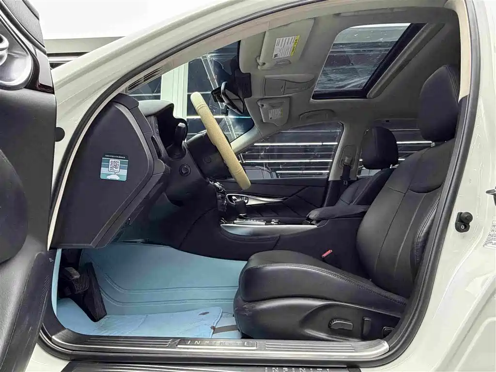 Infiniti Q70 — миниатюра 7