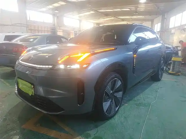 LYNK & CO. 08 EM P 2025