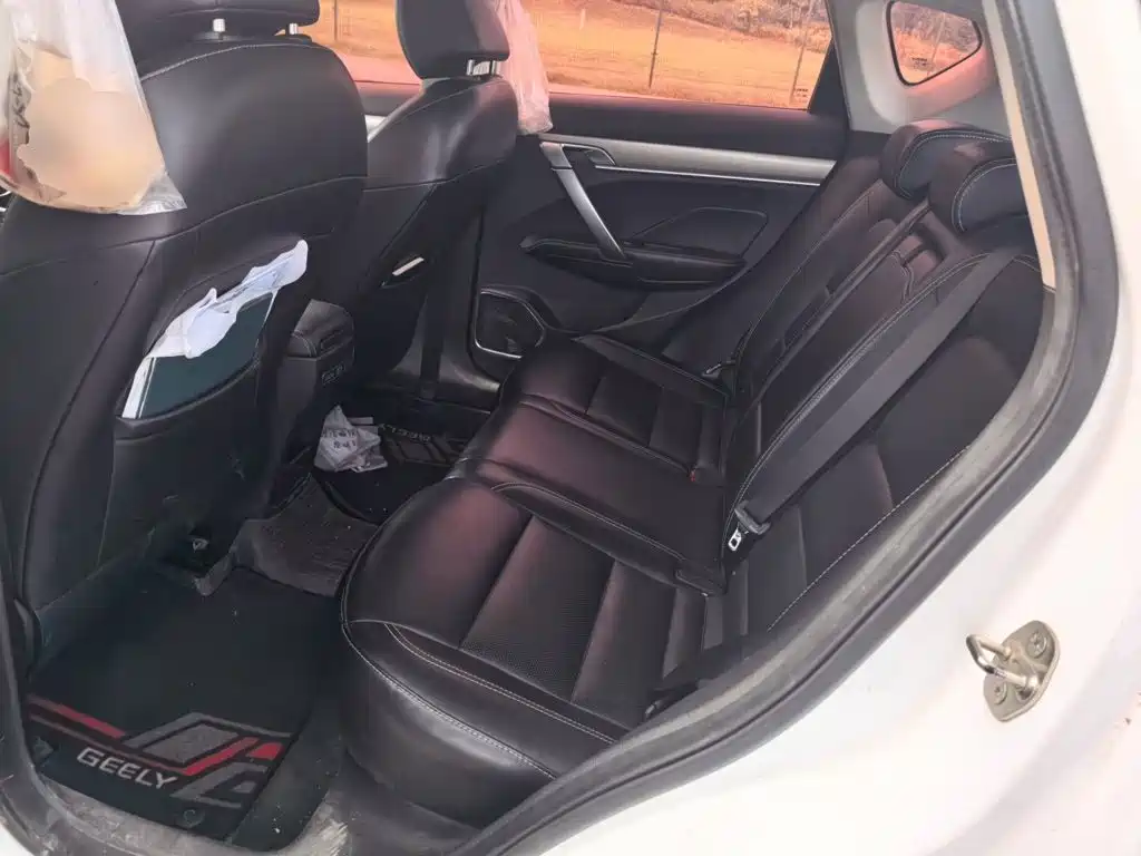 Geely Binyue — миниатюра 15