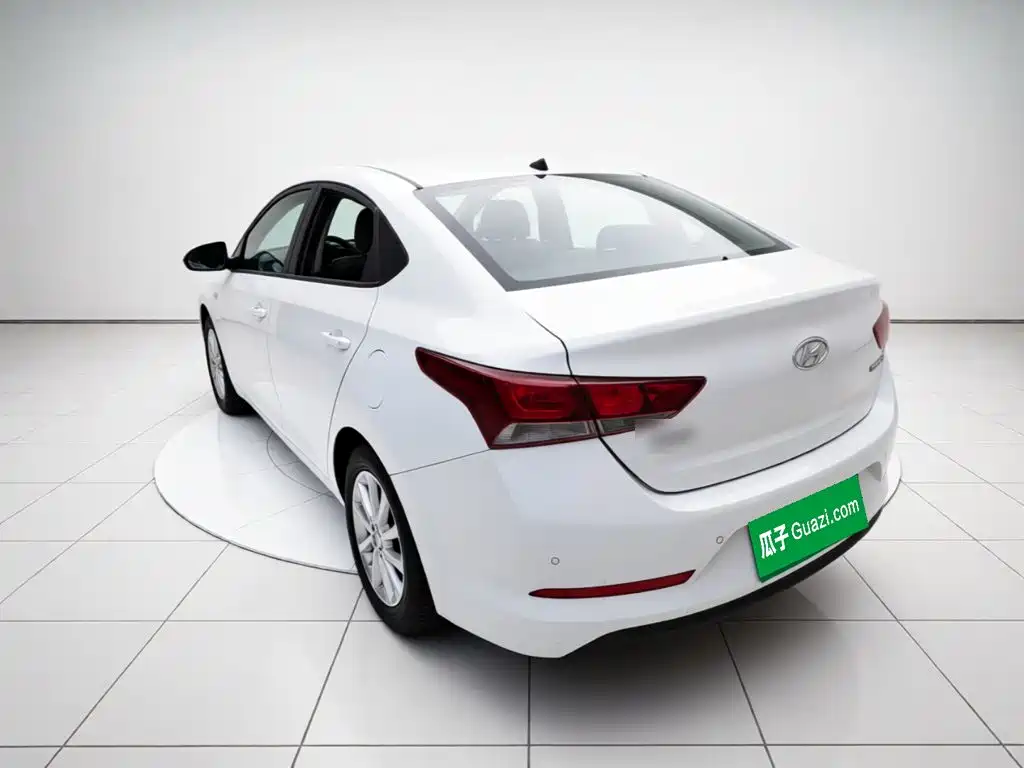Hyundai Verna — миниатюра 4