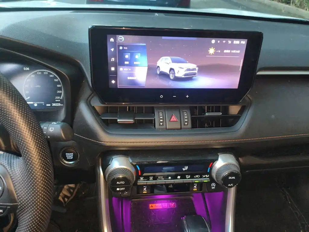Toyota RAV4 — миниатюра 9