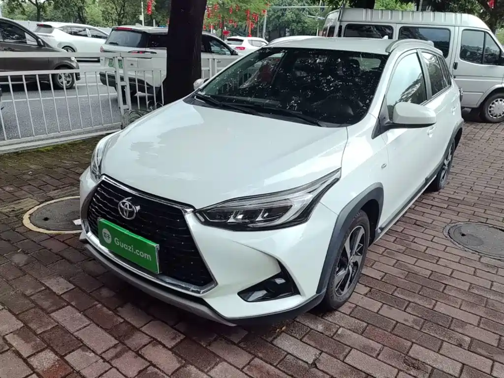 Toyota Yaris L — миниатюра 2