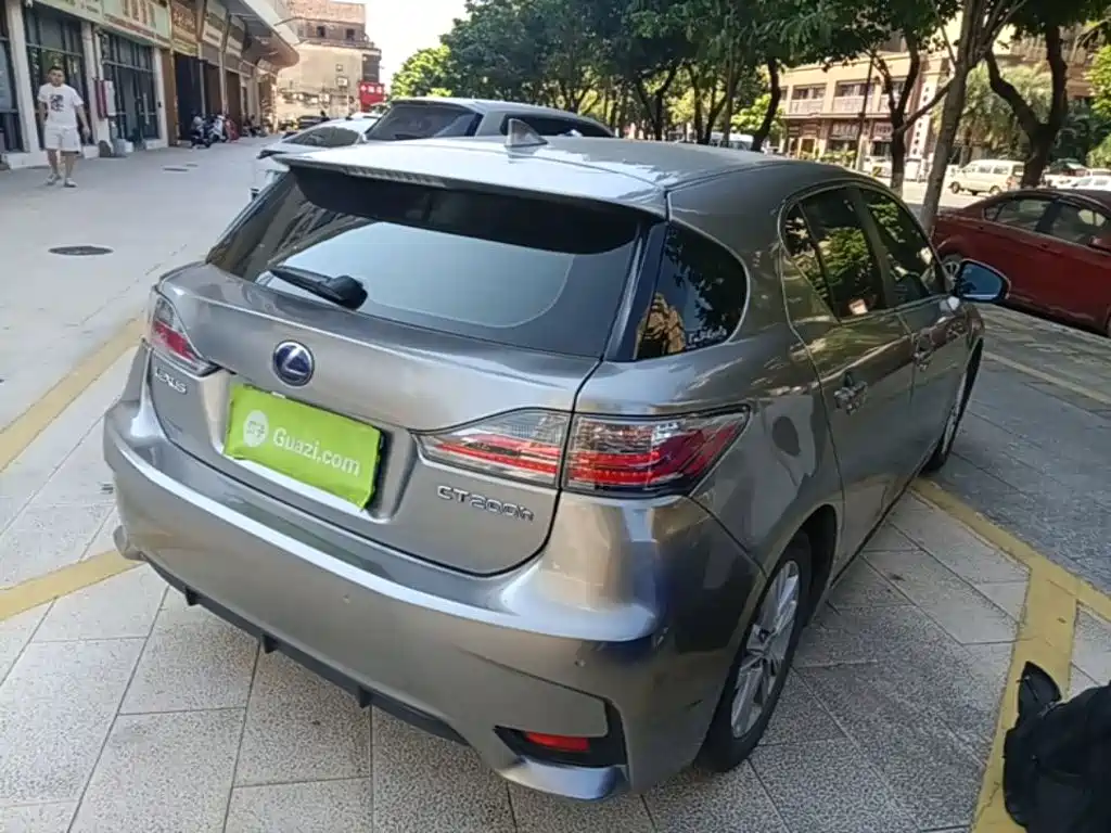 Lexus CT — миниатюра 7
