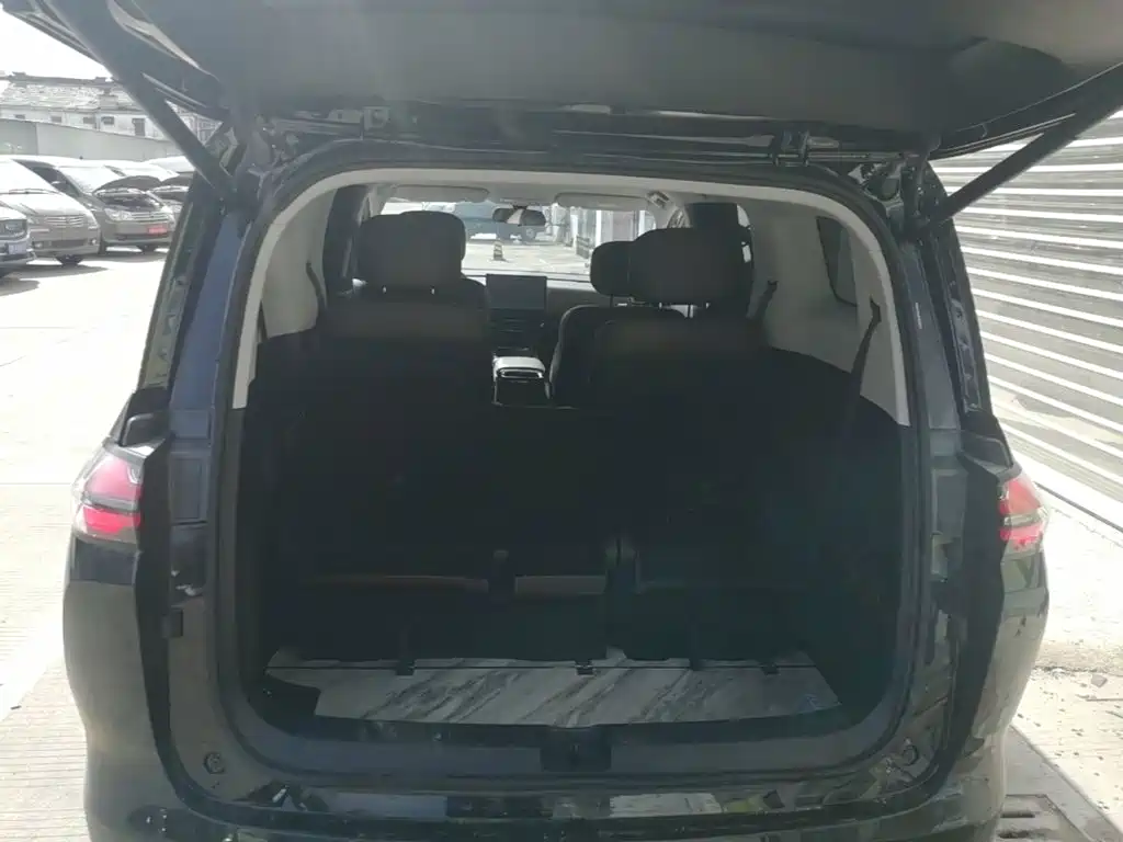Wuling Xingguang 730 New Energy — миниатюра 19