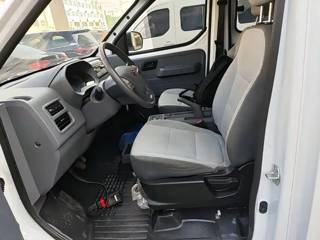 Wuling Yangguang — миниатюра 15