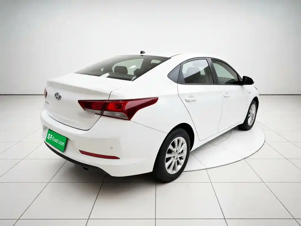 Hyundai Verna — миниатюра 6