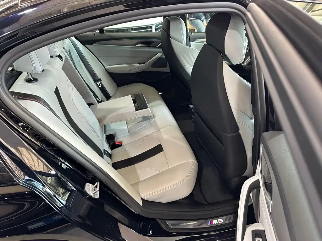 BMW M5 — миниатюра 15