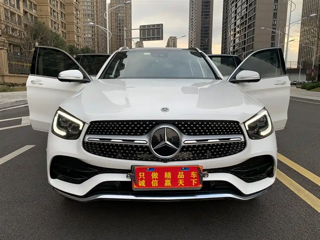 MERCEDES-BENZ GLC