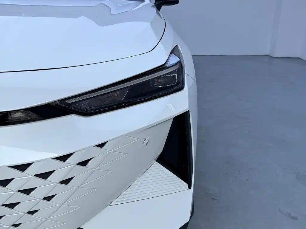 CHANGAN UNI V SMART IDD