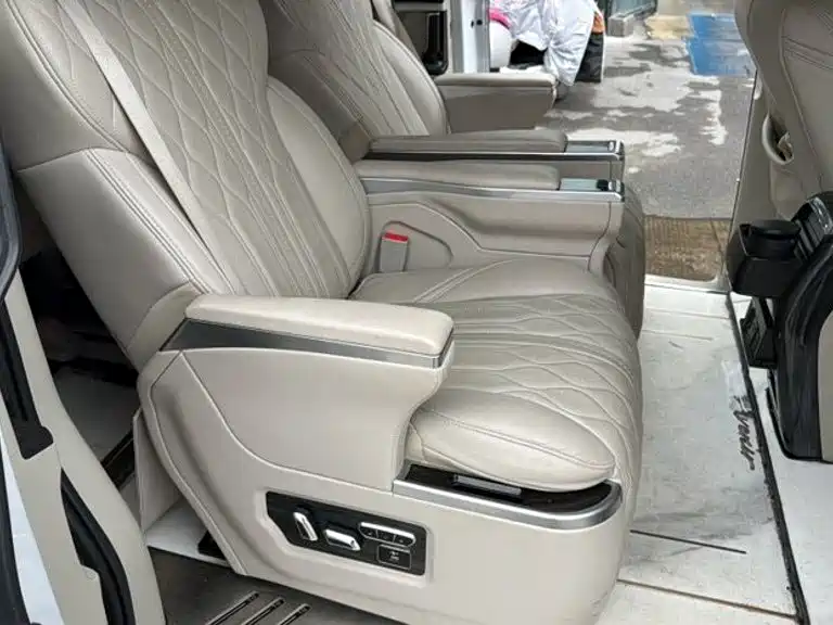 Buick GL8 — миниатюра 2