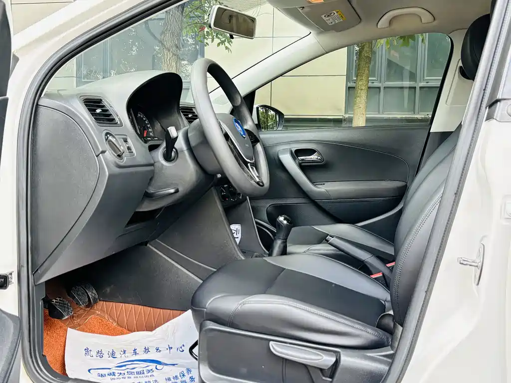Volkswagen Polo — миниатюра 8