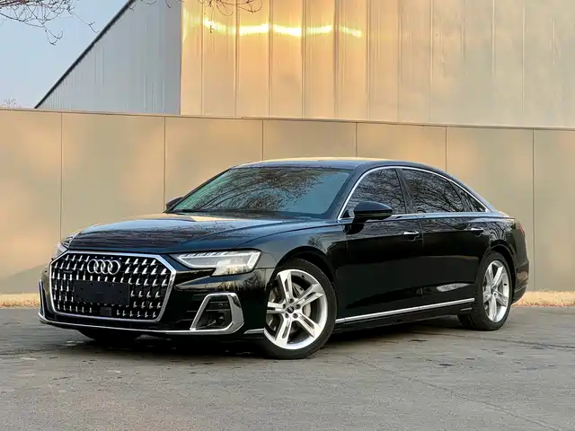 AUDI A8 2022