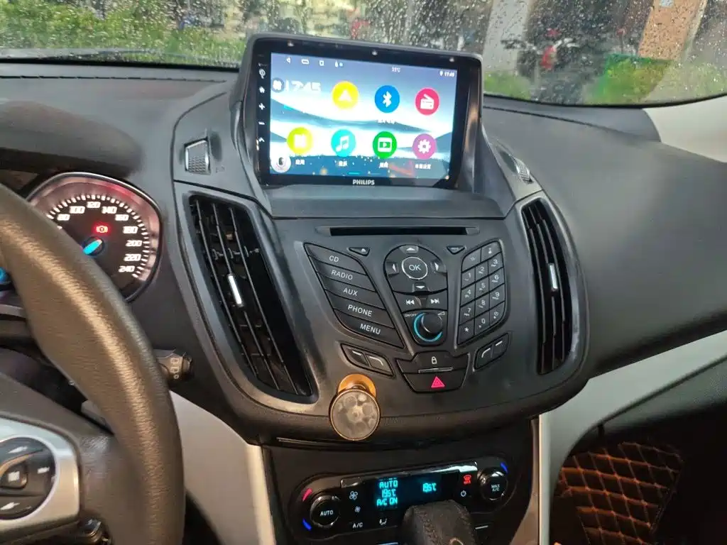 Ford Kuga — миниатюра 9